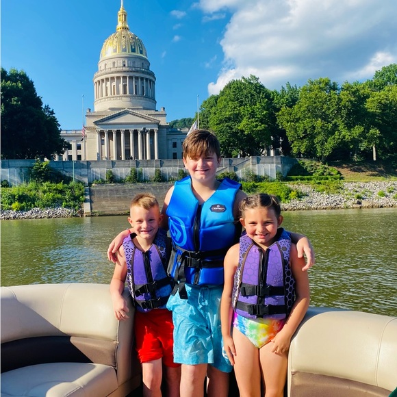 Meet your Posher, Ryanne - Picture 2 of 3